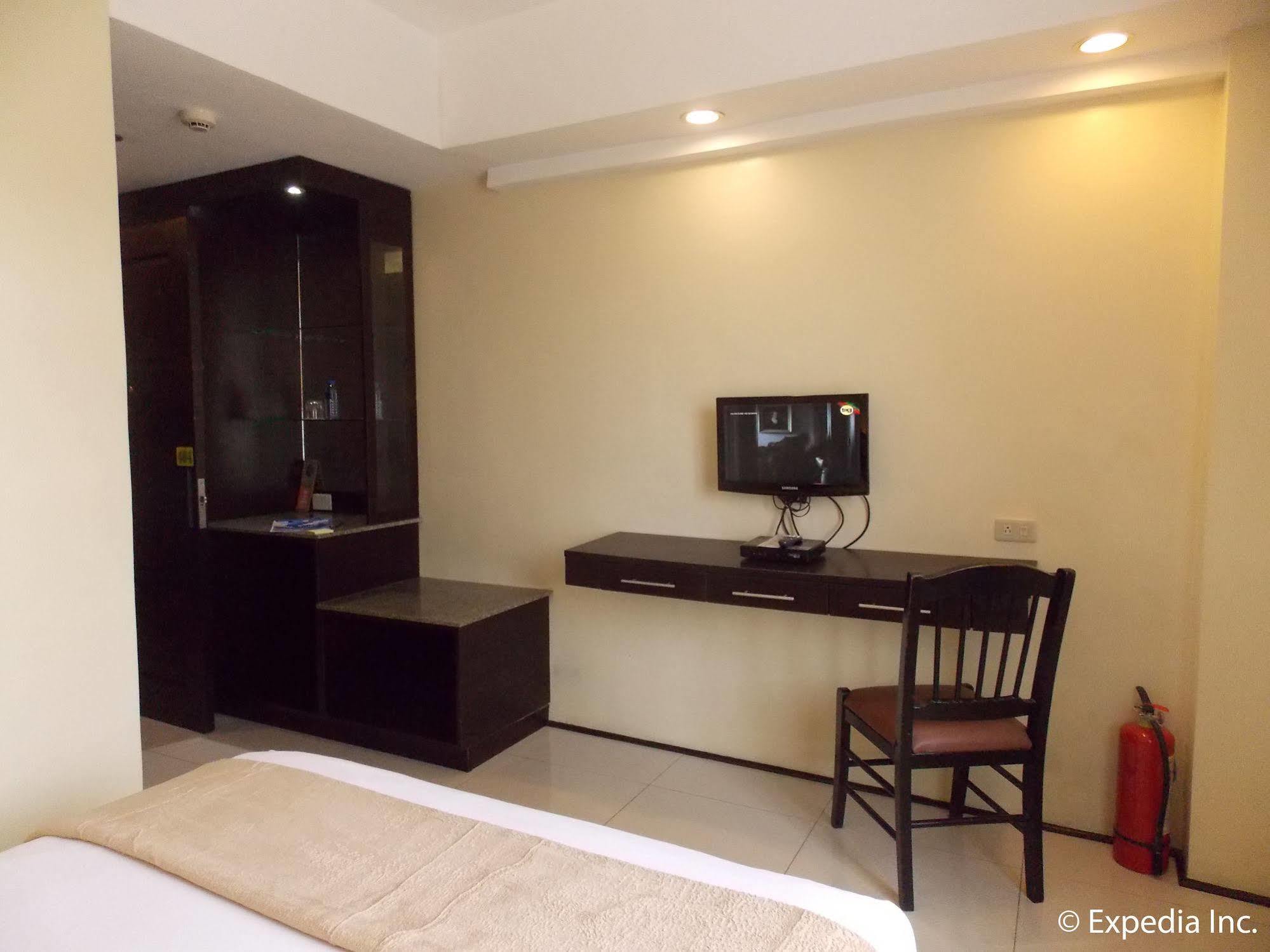 M Citi Suites Cebu Exterior photo